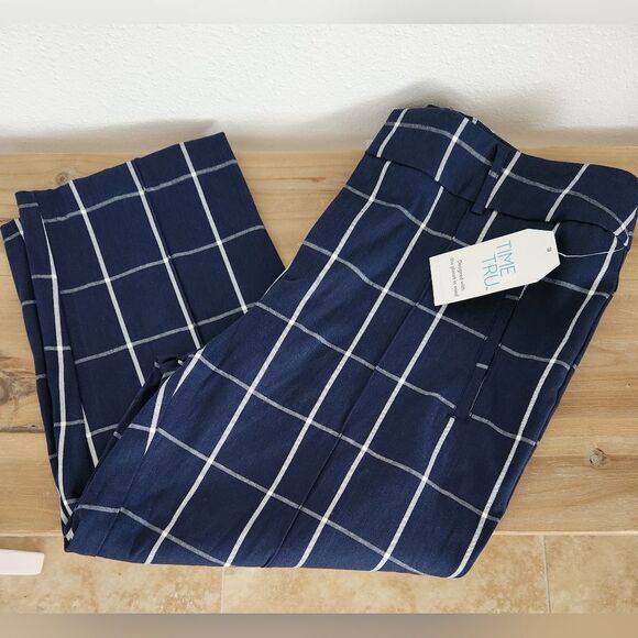Time And Tru Stretch Plaid Capri Pants - Picture 2 of 12